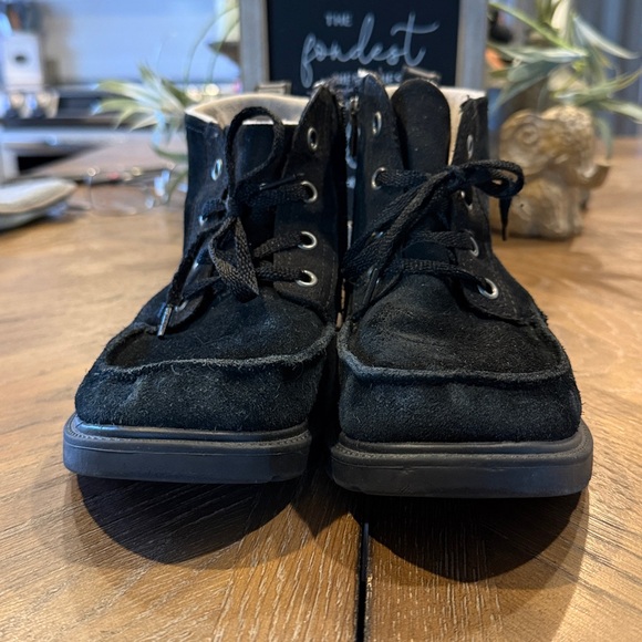 UGG Kids Black Lace-Up Boots - Picture 5 of 7